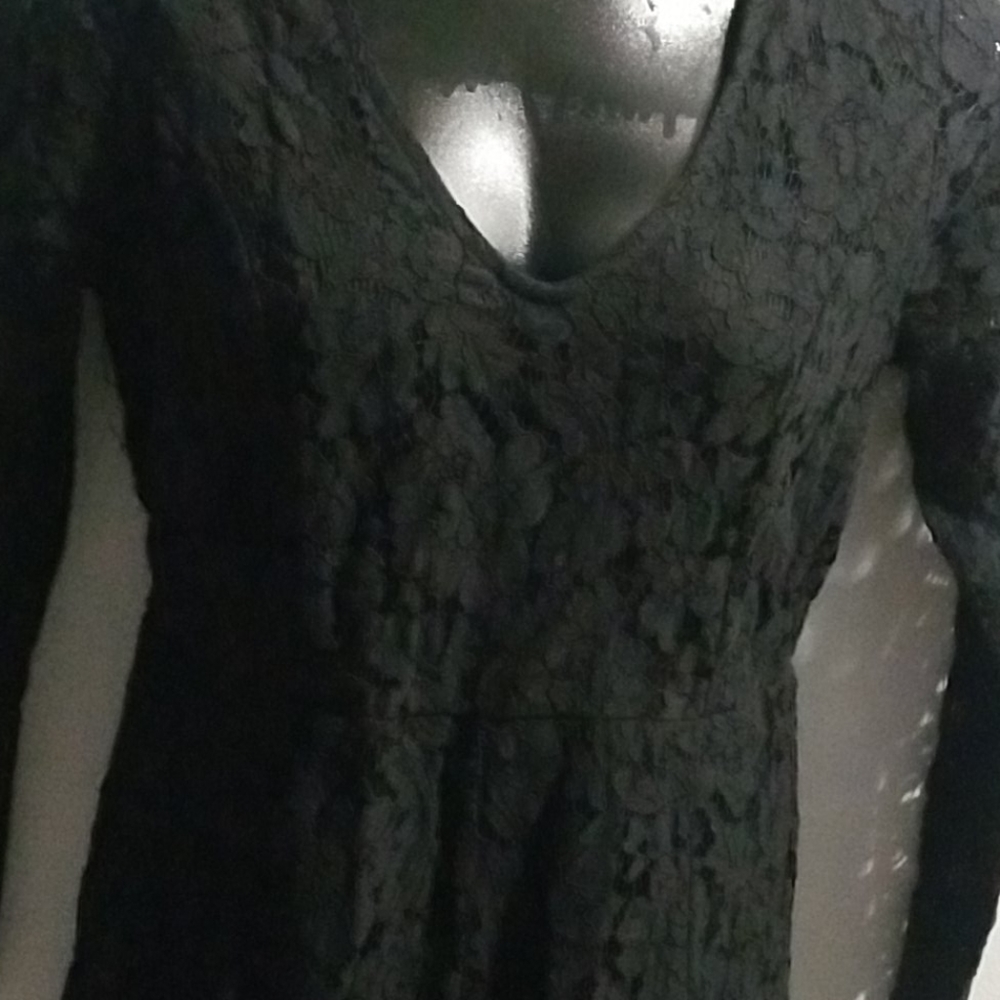 Lace romper - Picture 2 of 5